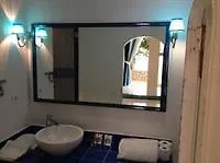 Hotel The White And Blue Capri